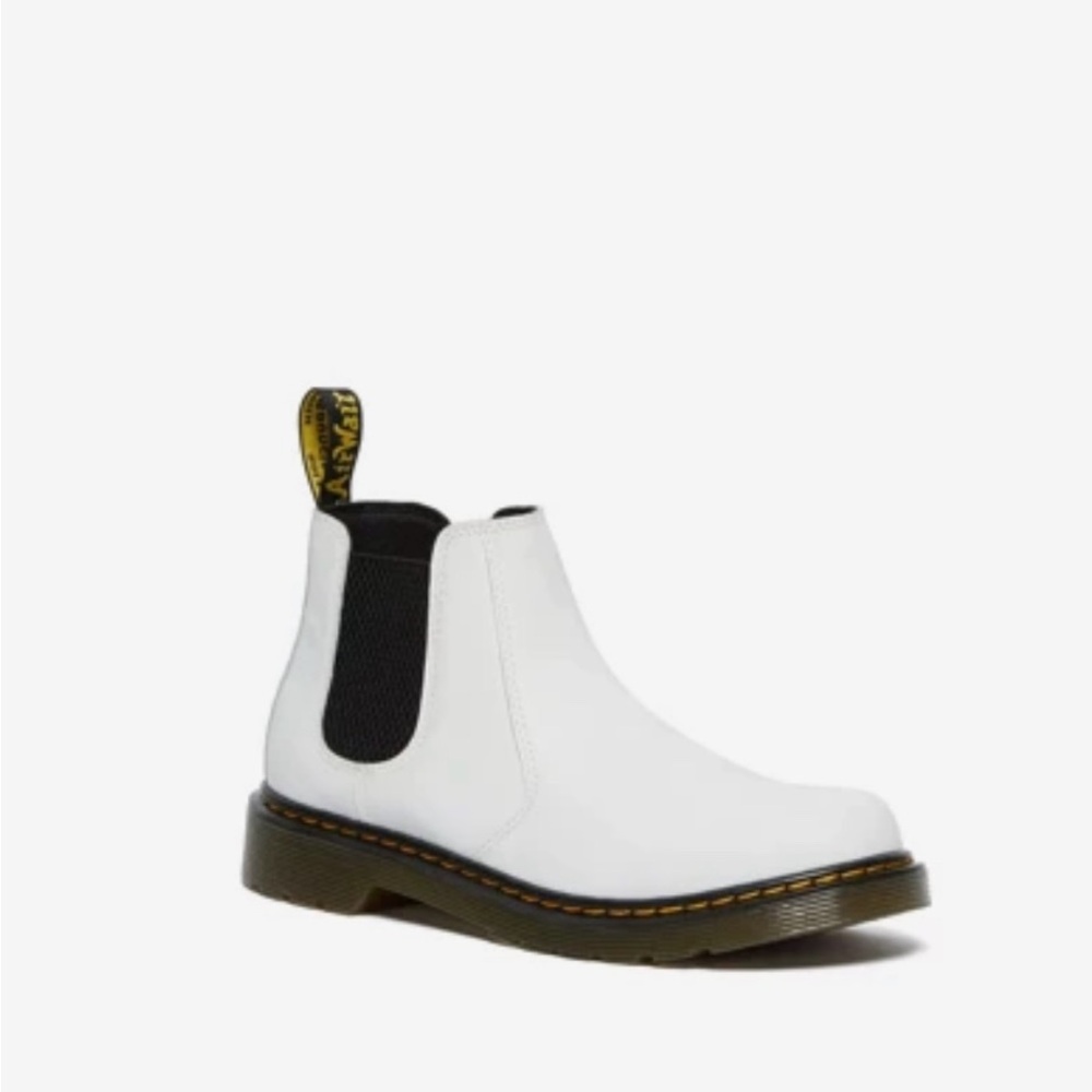 Dr. Martens  kids white Chelsea Boot - size 2 (US) - never worn